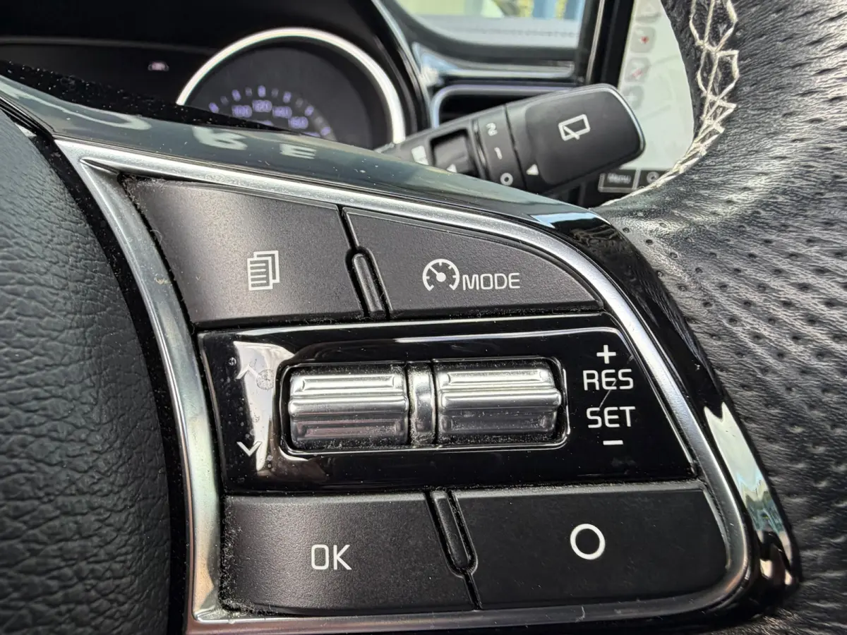 1.0 T-GDI GT-Line Edition |Panorama|Camera|Navi|Apple car
