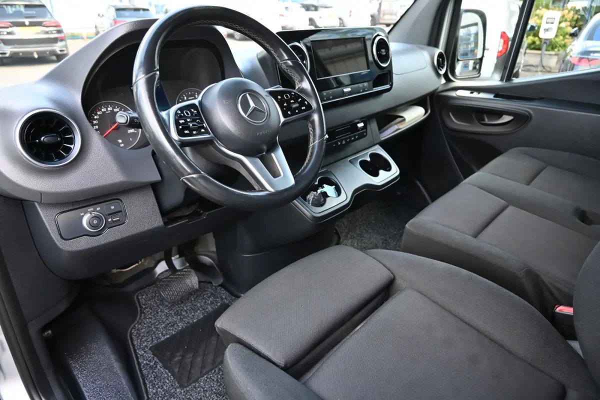 319 CDI L2H1 3500 KG trekhaak, LED, Distronic