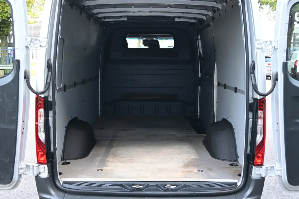 319 CDI L2H1 3500 KG trekhaak, LED, Distronic