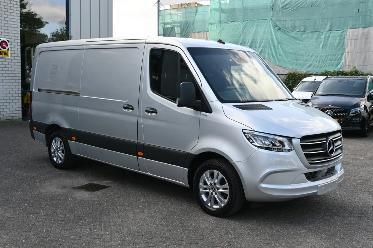 319 CDI L2H1 3500 KG trekhaak, LED, Distronic