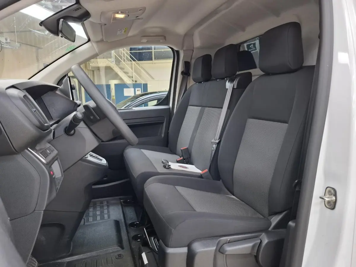 L3 75 kWh | 8 jaar garantie | CAMERA | DRAADLOOS CARPLAY | BETIMMERING | LED | 17" LM VELGEN | COMFORT WAND |