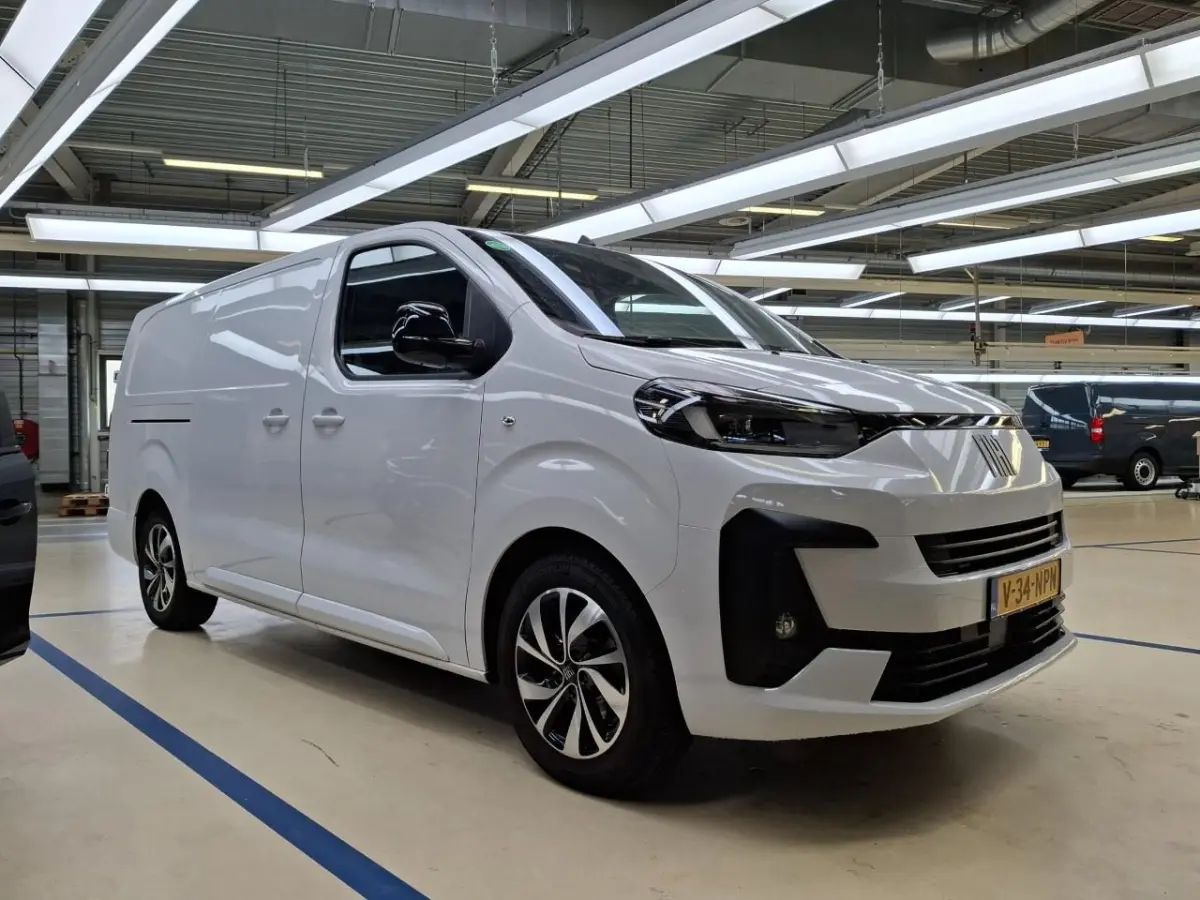 L3 75 kWh | 8 jaar garantie | CAMERA | DRAADLOOS CARPLAY | BETIMMERING | LED | 17" LM VELGEN | COMFORT WAND |