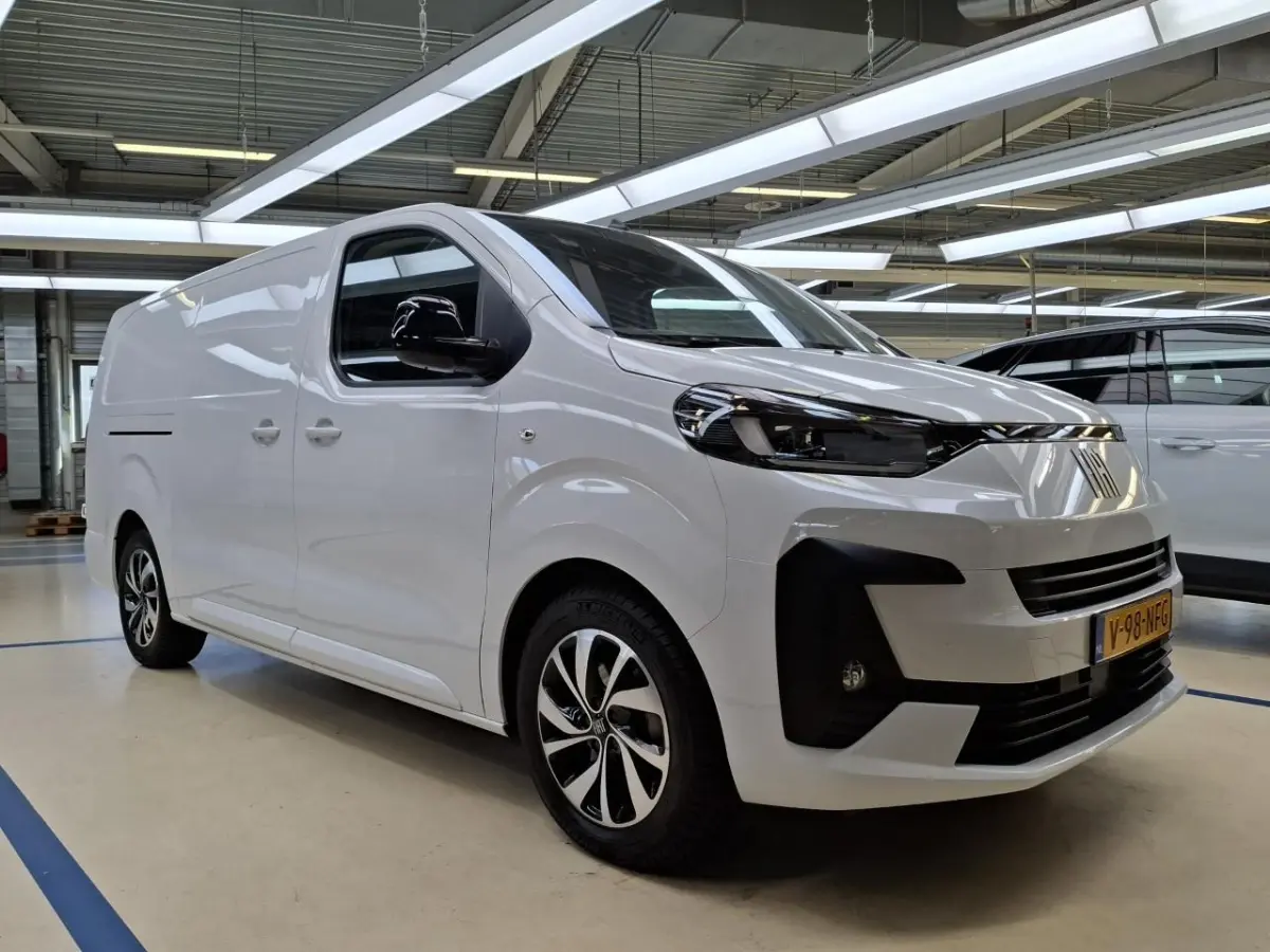 L3 75kWh | 8 JAAR GARANTIE | CAMERA | DRAADLOOS CARPLAY | BETIMMERING | LED | 17" LM VELGEN | COMFORT WAND