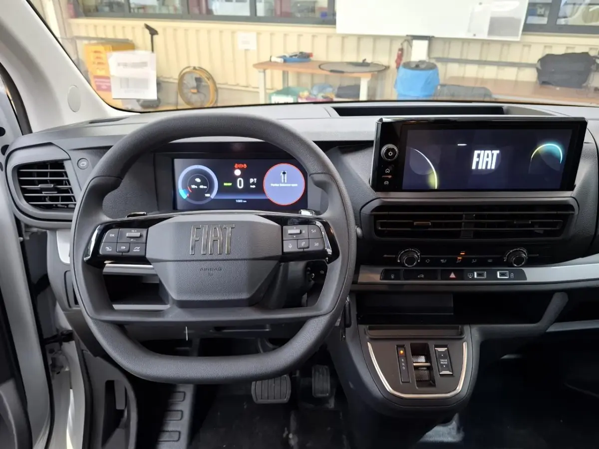 L3 75kWh | 8 JAAR GARANTIE | CAMERA | DRAADLOOS CARPLAY | BETIMMERING | LED | 17" LM VELGEN | COMFORT WAND