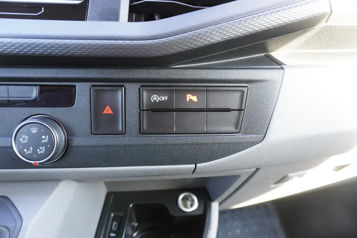 150pk Automaat L1H1 Apple Carplay Parkeersensoren Cruise control Achterdeuren Airco 3-Zits