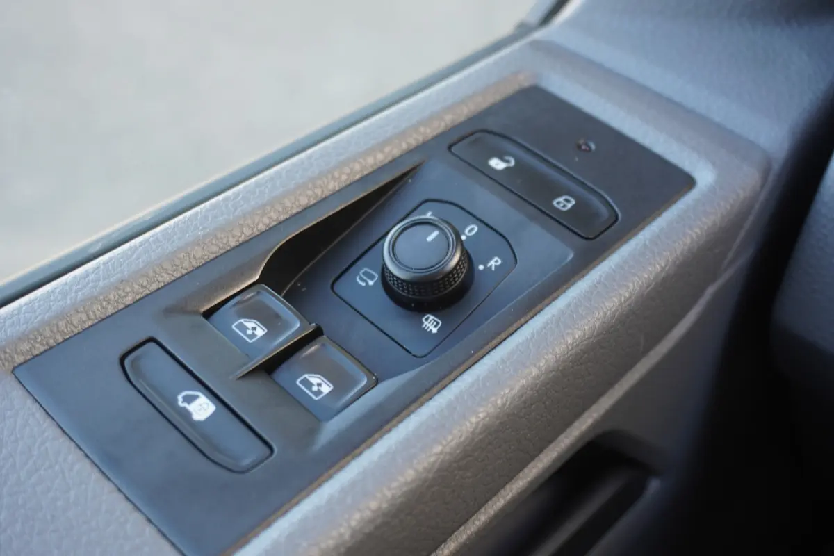 150pk Automaat L1H1 Apple Carplay Parkeersensoren Cruise control Achterdeuren Airco 3-Zits
