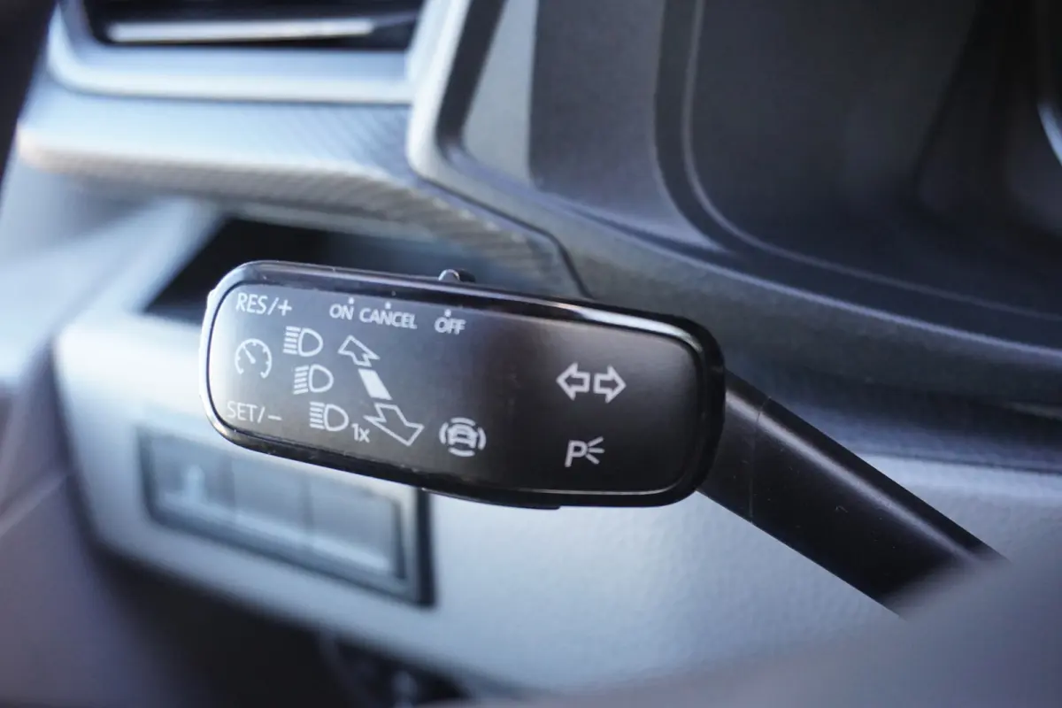 150pk Automaat L1H1 Apple Carplay Parkeersensoren Cruise control Achterdeuren Airco 3-Zits