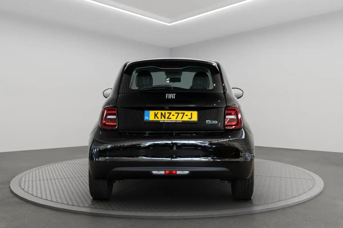 Urban 42 kWh l Apple Car Play l Android l Camera l Leder Multi Stuur l Cr Control l Climate Control l