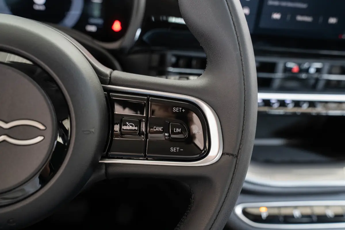 Urban 42 kWh l Apple Car Play l Android l Camera l Leder Multi Stuur l Cr Control l Climate Control l