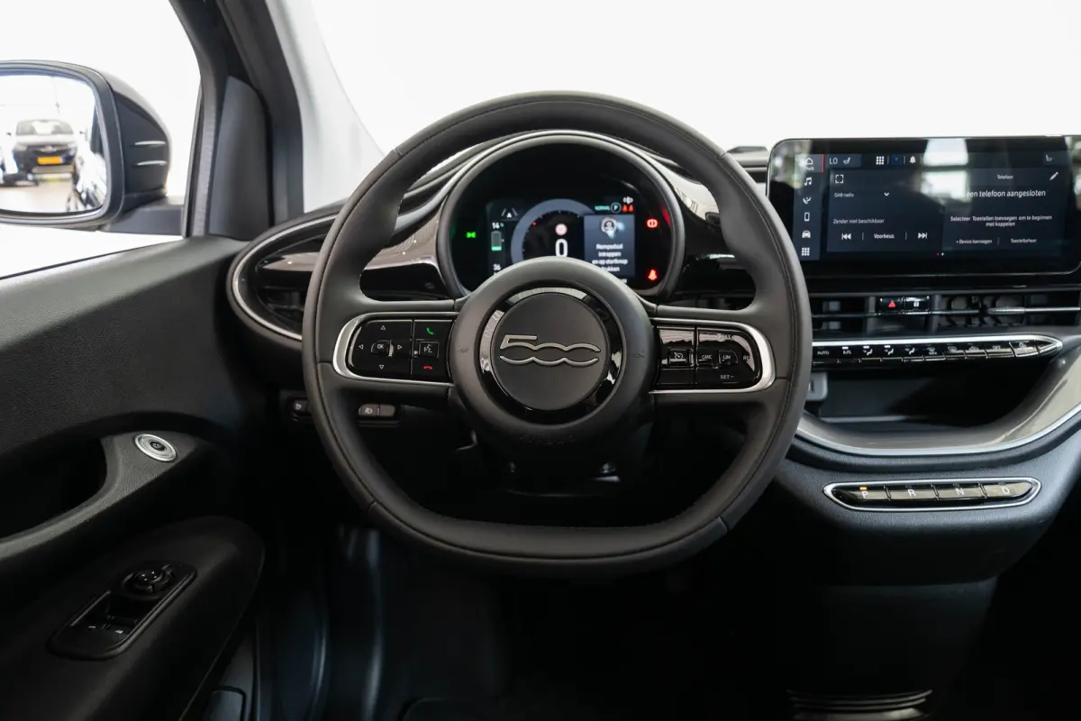 Urban 42 kWh l Apple Car Play l Android l Camera l Leder Multi Stuur l Cr Control l Climate Control l