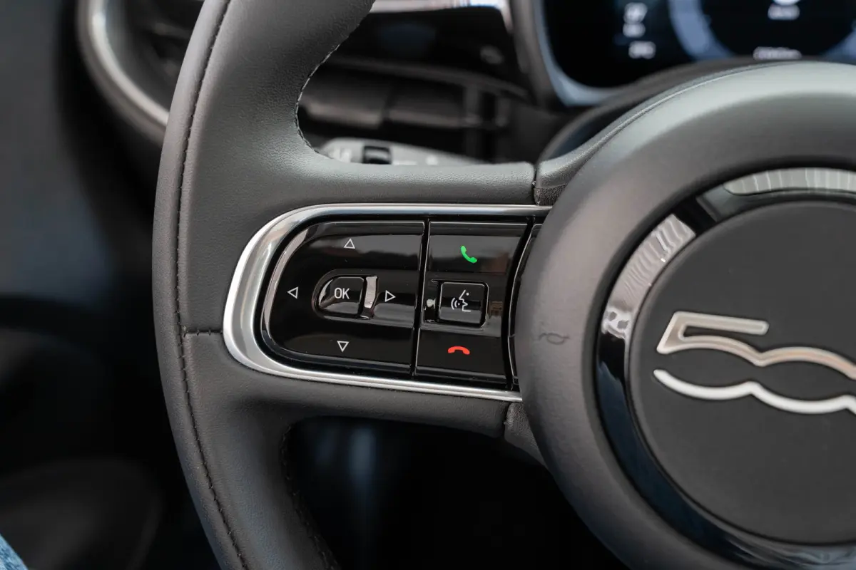 Urban 42 kWh l Apple Car Play l Android l Camera l Leder Multi Stuur l Cr Control l Climate Control l