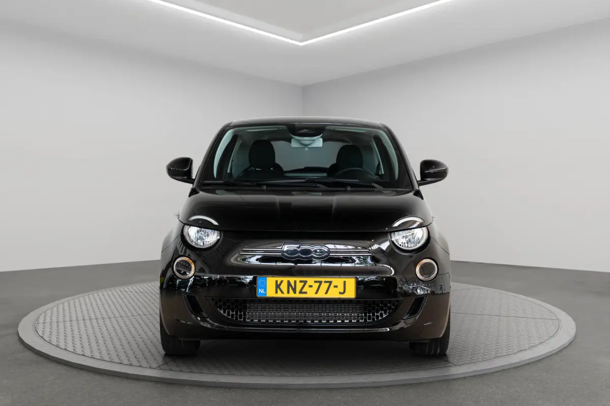 Urban 42 kWh l Apple Car Play l Android l Camera l Leder Multi Stuur l Cr Control l Climate Control l