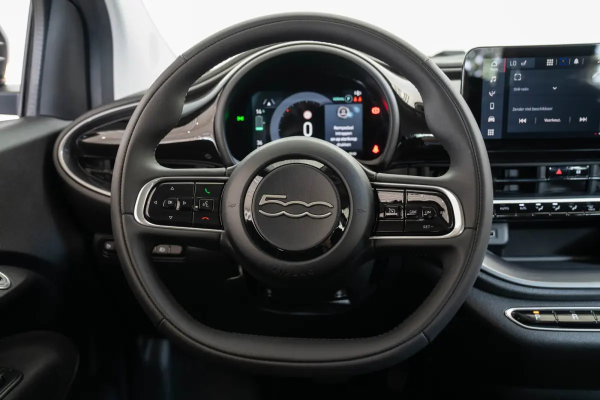 Urban 42 kWh l Apple Car Play l Android l Camera l Leder Multi Stuur l Cr Control l Climate Control l