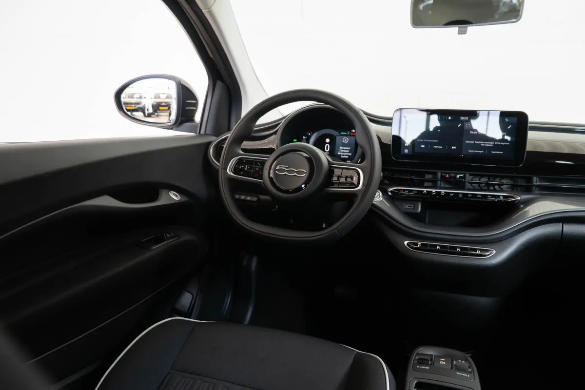 Urban 42 kWh l Apple Car Play l Android l Camera l Leder Multi Stuur l Cr Control l Climate Control l