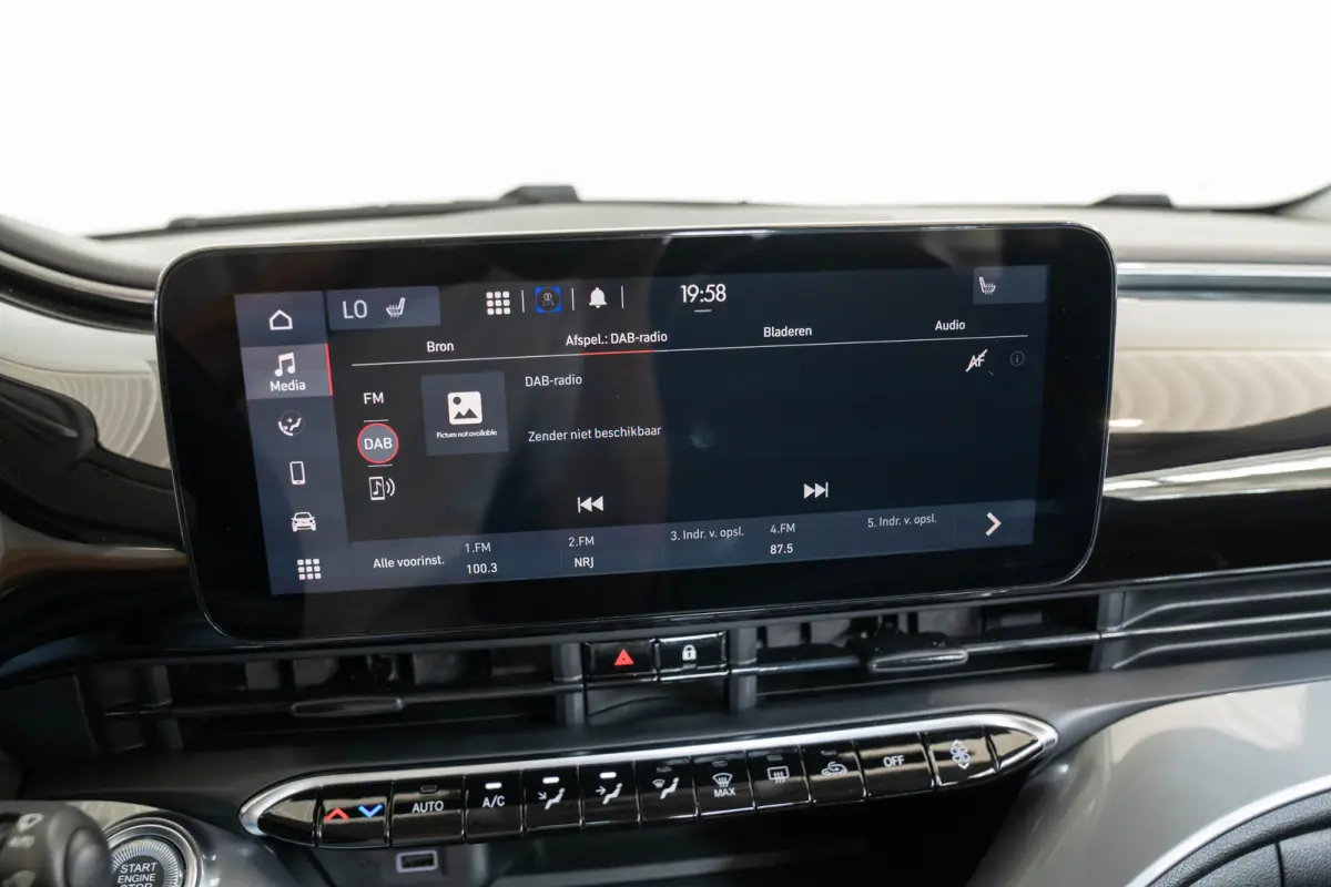 Urban 42 kWh l Apple Car Play l Android l Camera l Leder Multi Stuur l Cr Control l Climate Control l
