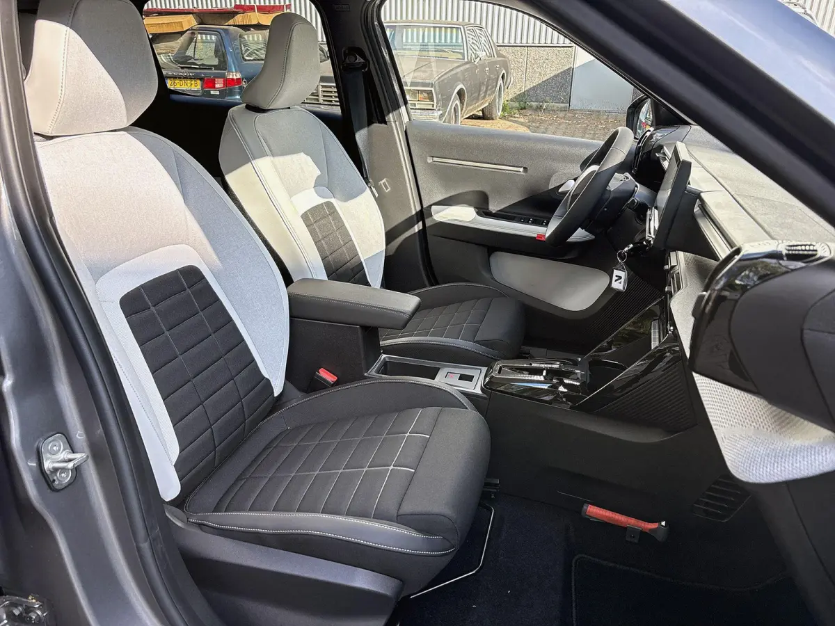 Max Comfort Range 44 kWh 113pk | DEMO | Navigatie | Achteruitrijcamera | Climate Control | Cruise Control | Parkeersensoren | Bluetooth | Draadloze Apple Carplay / Android Auto | Comfortstoe