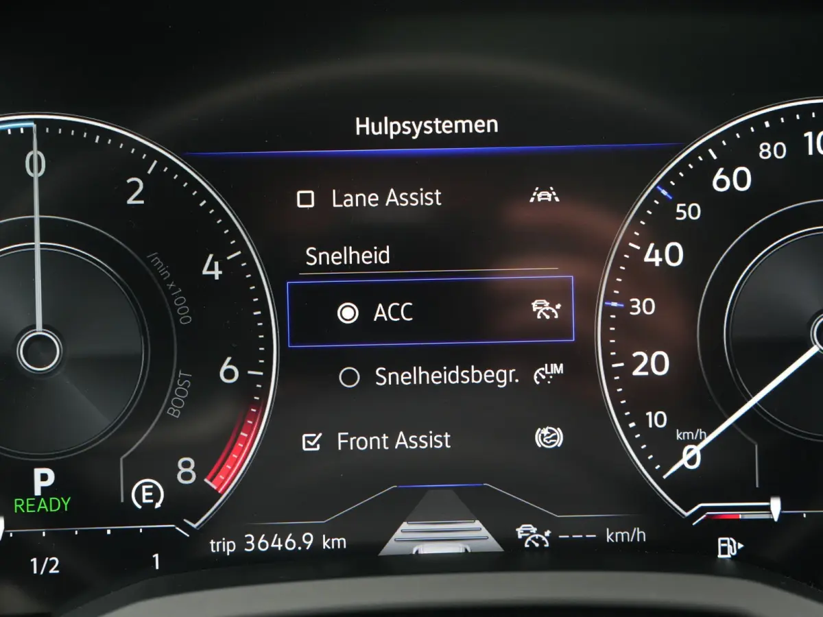3.0 TSi eHybrid 4MOTION PHEV 381pk Dealer O.H | Luchtvering | Trekhaak Af Fabriek | Panodak | Adaptive Cruise | Matrix LED | Lederen Sportstoelen Memory & Verwarmd | Keyless | Apple Carplay 