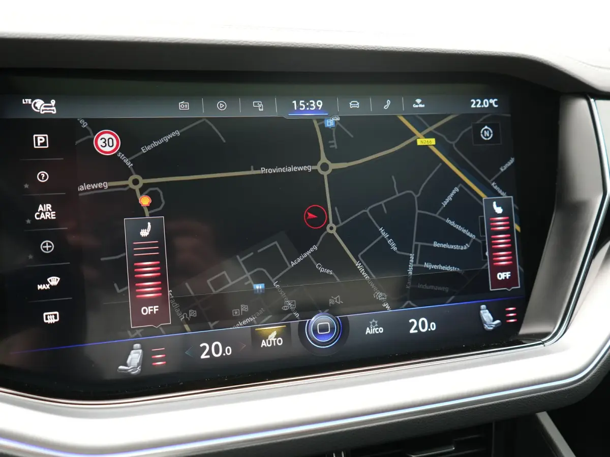 3.0 TSi eHybrid 4MOTION PHEV 381pk Dealer O.H | Luchtvering | Trekhaak Af Fabriek | Panodak | Adaptive Cruise | Matrix LED | Lederen Sportstoelen Memory & Verwarmd | Keyless | Apple Carplay 