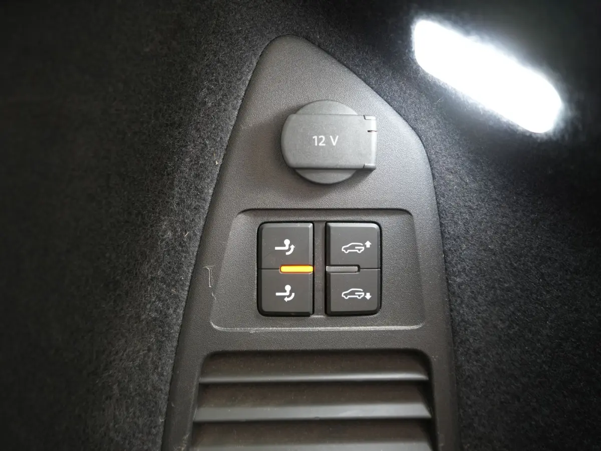 3.0 TSi eHybrid 4MOTION PHEV 381pk Dealer O.H | Luchtvering | Trekhaak Af Fabriek | Panodak | Adaptive Cruise | Matrix LED | Lederen Sportstoelen Memory & Verwarmd | Keyless | Apple Carplay 