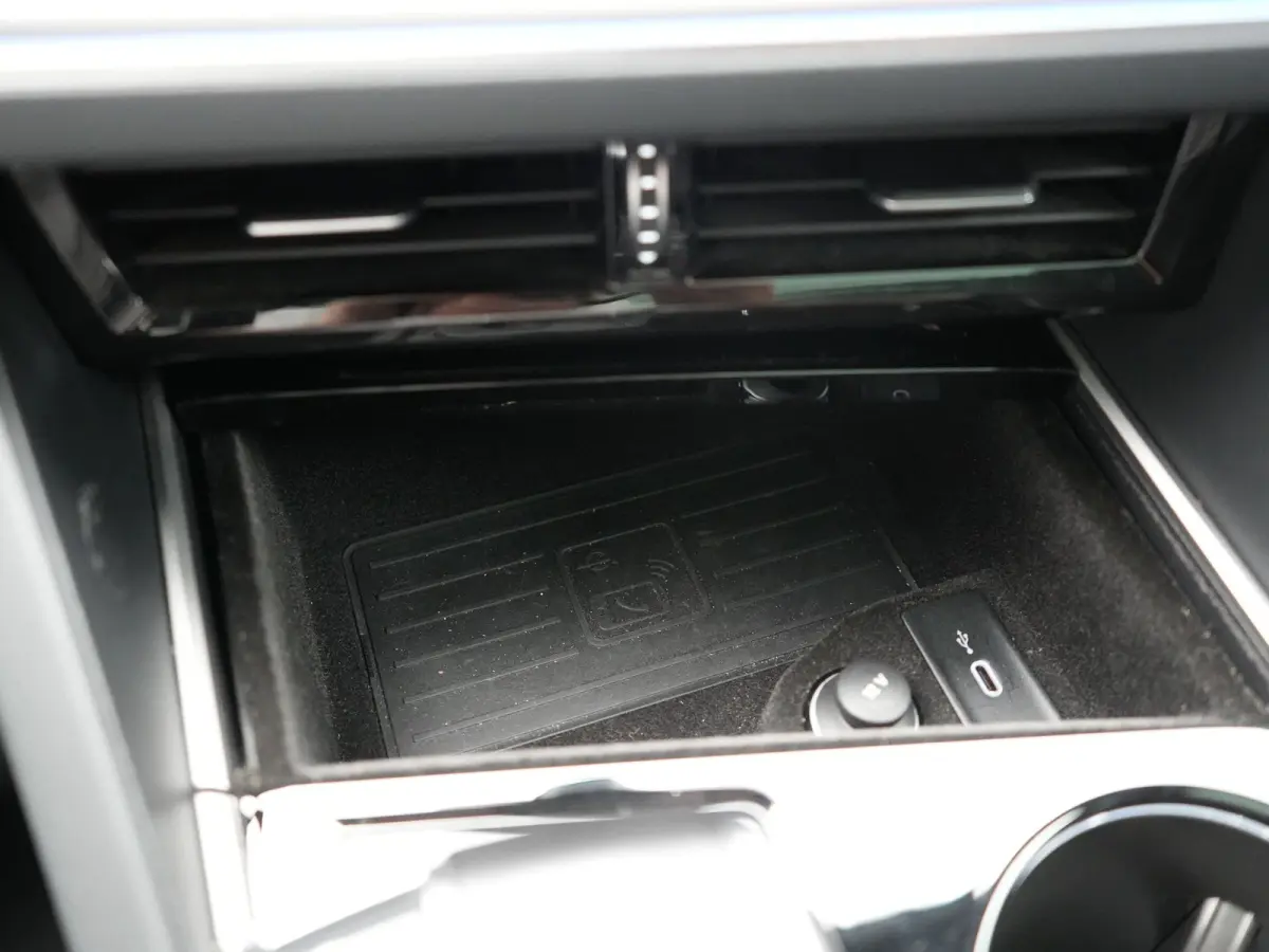 3.0 TSi eHybrid 4MOTION PHEV 381pk Dealer O.H | Luchtvering | Trekhaak Af Fabriek | Panodak | Adaptive Cruise | Matrix LED | Lederen Sportstoelen Memory & Verwarmd | Keyless | Apple Carplay 