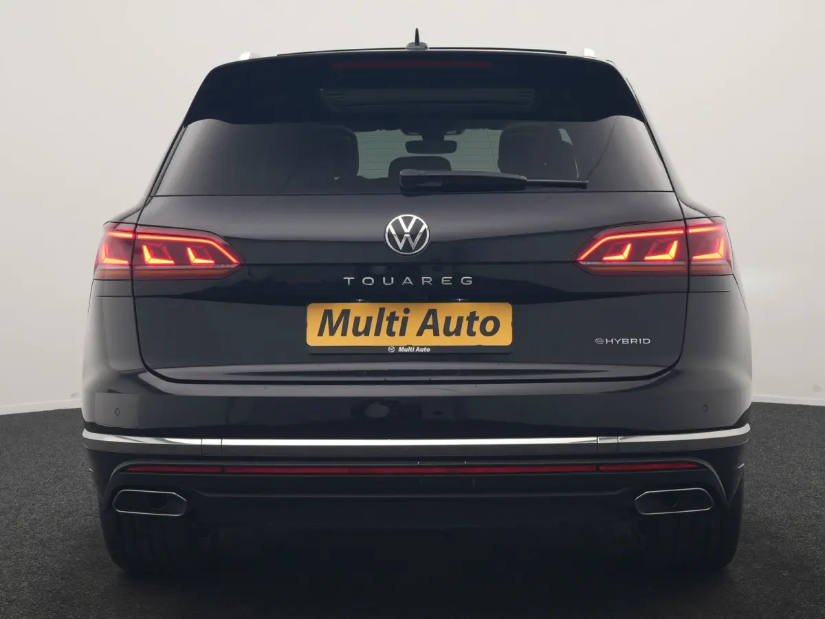 3.0 TSi eHybrid 4MOTION PHEV 381pk Dealer O.H | Luchtvering | Trekhaak Af Fabriek | Panodak | Adaptive Cruise | Matrix LED | Lederen Sportstoelen Memory & Verwarmd | Keyless | Apple Carplay 