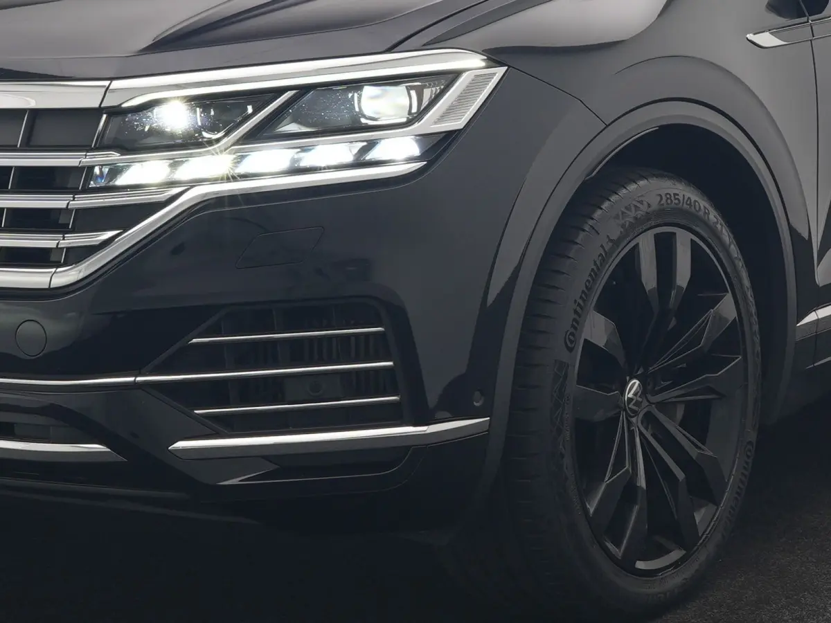 3.0 TSi eHybrid 4MOTION PHEV 381pk Dealer O.H | Luchtvering | Trekhaak Af Fabriek | Panodak | Adaptive Cruise | Matrix LED | Lederen Sportstoelen Memory & Verwarmd | Keyless | Apple Carplay 