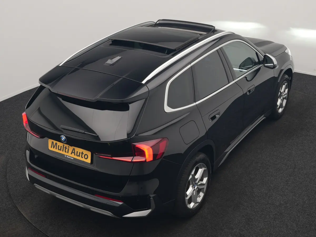 xDrive30e X Line PHEV 326pk Dealer O.H. | Trekhaak Af Fabriek | Panodak | Camera | Harman / Kardon | Lederen Voorstoelen Memory & Verwarmd | Sfeerverlichting | Apple Carplay | Navigatie | DA