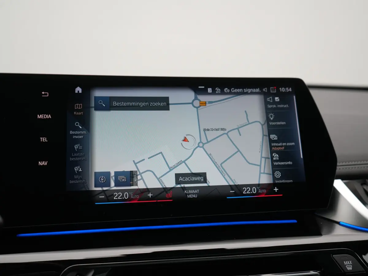 xDrive30e X Line PHEV 326pk Dealer O.H. | Trekhaak Af Fabriek | Panodak | Camera | Harman / Kardon | Lederen Voorstoelen Memory & Verwarmd | Sfeerverlichting | Apple Carplay | Navigatie | DA