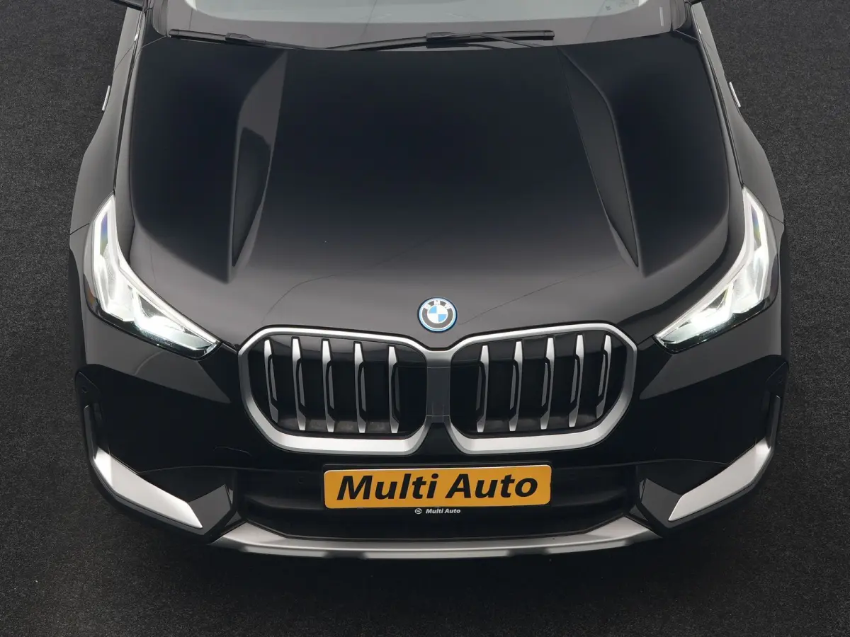 xDrive30e X Line PHEV 326pk Dealer O.H. | Trekhaak Af Fabriek | Panodak | Camera | Harman / Kardon | Lederen Voorstoelen Memory & Verwarmd | Sfeerverlichting | Apple Carplay | Navigatie | DA