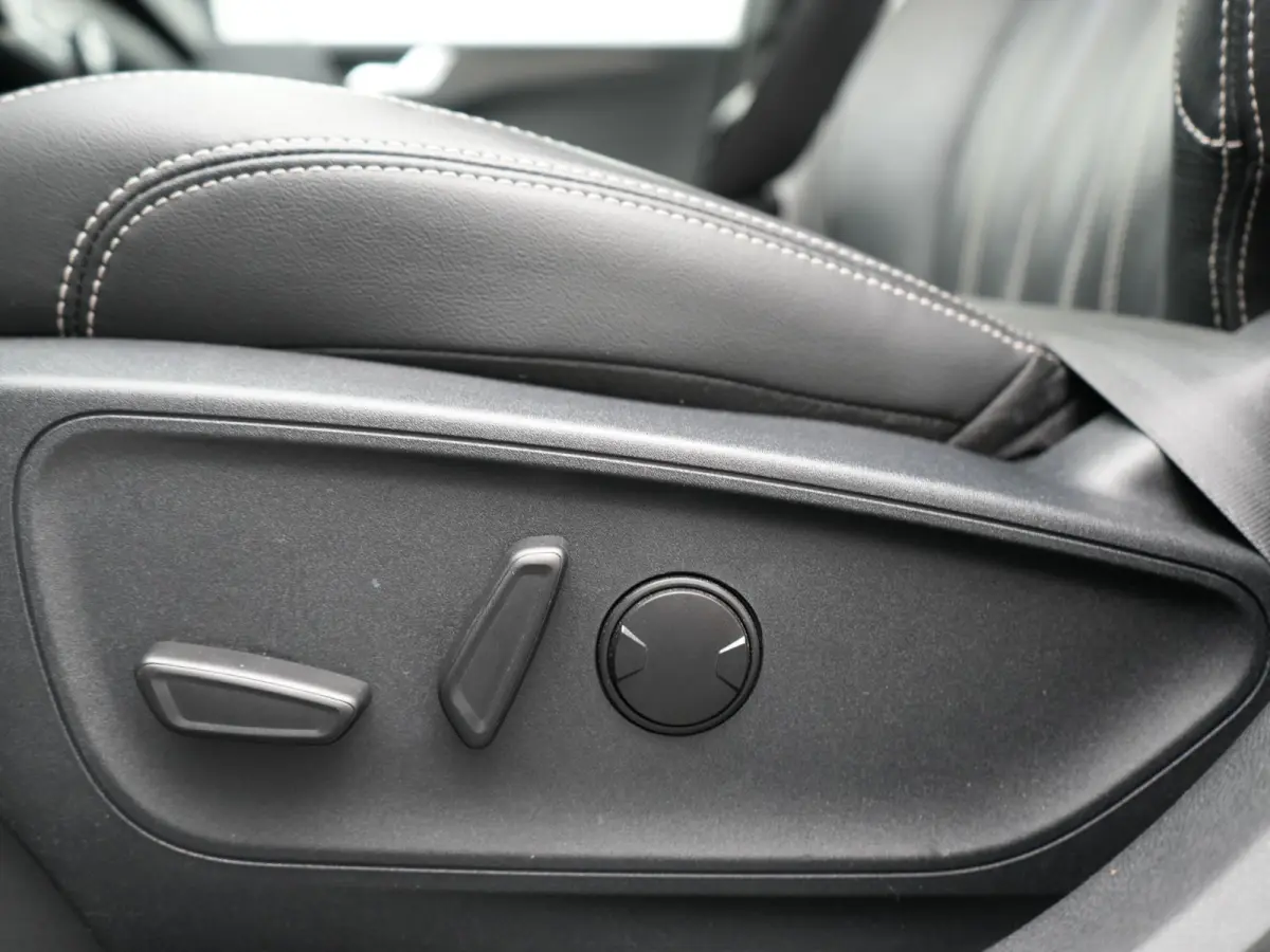 2.5 PHEV Vignale 225pk Dealer O.H. | Trekhaak Af Fabriek | Adaptive Cruise | 360 Camera | Head Up | Bang & Olufsen | Lederen Sportstoelen Memory & Verwarmd | Keyless | BLIS | Stuur Verwarmd 