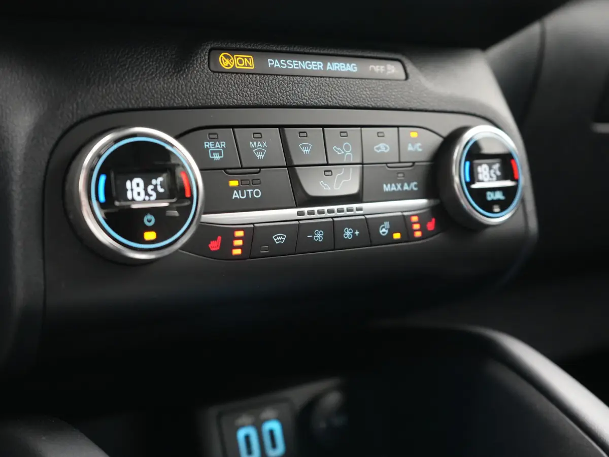 2.5 PHEV Vignale 225pk Dealer O.H. | Trekhaak Af Fabriek | Adaptive Cruise | 360 Camera | Head Up | Bang & Olufsen | Lederen Sportstoelen Memory & Verwarmd | Keyless | BLIS | Stuur Verwarmd 