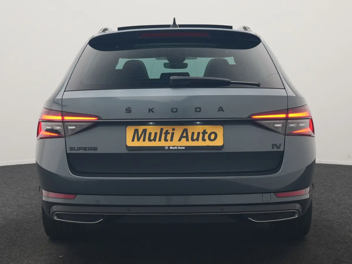 1.4 TSI iV Sportline Business PHEV 218pk Dealer O.H. | Trekhaak Af Fabriek | Panodak | Adaptive Cruise | 360 Camera | Alcantara Sportstoelen Memory & Verwarmd | Stuur Verwarmd | Blis | Keyle