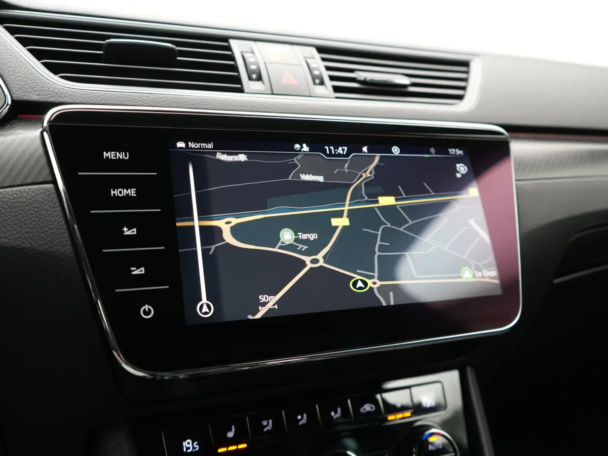 1.4 TSI iV Sportline Business PHEV 218pk Dealer O.H. | Trekhaak Af Fabriek | Panodak | Adaptive Cruise | 360 Camera | Alcantara Sportstoelen Memory & Verwarmd | Stuur Verwarmd | Blis | Keyle