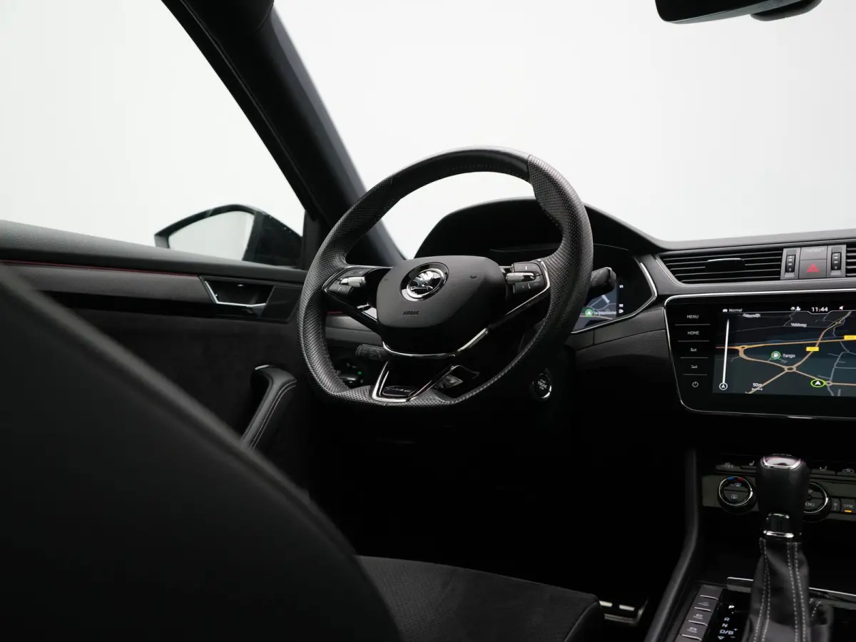 1.4 TSI iV Sportline Business PHEV 218pk Dealer O.H. | Trekhaak Af Fabriek | Panodak | Adaptive Cruise | 360 Camera | Alcantara Sportstoelen Memory & Verwarmd | Stuur Verwarmd | Blis | Keyle