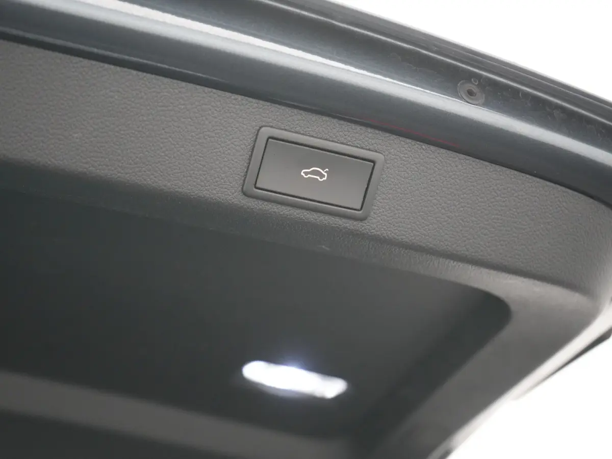 1.4 TSI iV Sportline Business PHEV 218pk Dealer O.H. | Trekhaak Af Fabriek | Panodak | Adaptive Cruise | 360 Camera | Alcantara Sportstoelen Memory & Verwarmd | Stuur Verwarmd | Blis | Keyle