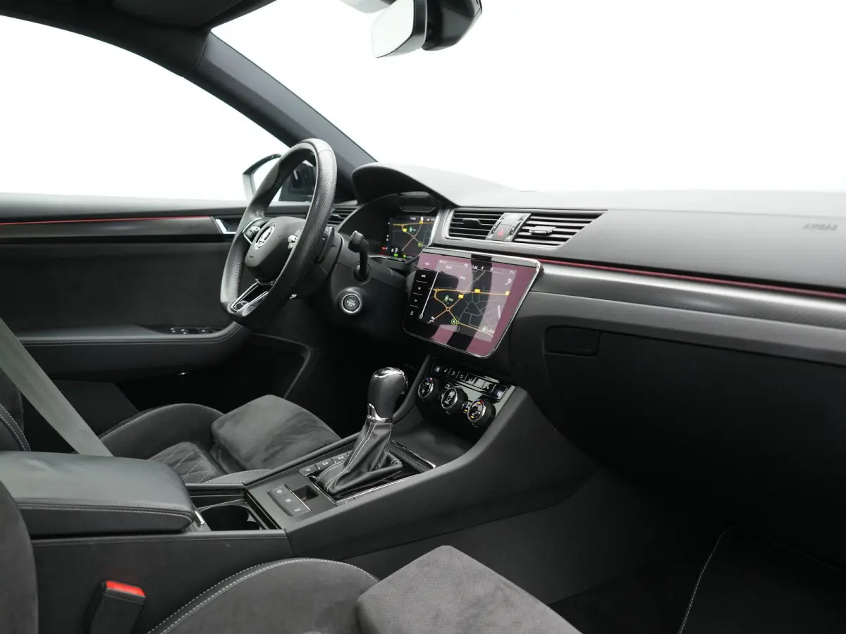 1.4 TSI iV Sportline Business PHEV 218pk Dealer O.H. | Trekhaak Af Fabriek | Panodak | Adaptive Cruise | 360 Camera | Alcantara Sportstoelen Memory & Verwarmd | Stuur Verwarmd | Blis | Keyle