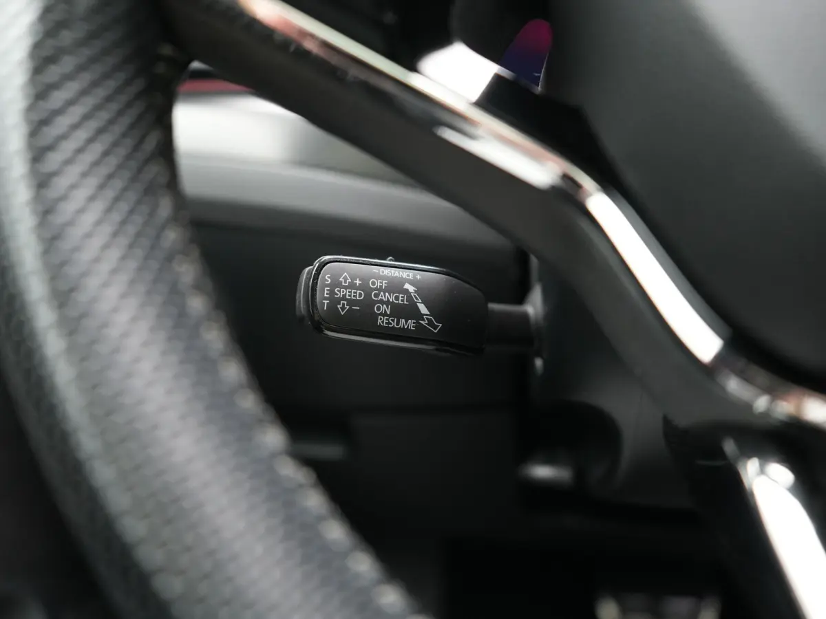 1.4 TSI iV Sportline Business PHEV 218pk Dealer O.H. | Trekhaak Af Fabriek | Panodak | Adaptive Cruise | 360 Camera | Alcantara Sportstoelen Memory & Verwarmd | Stuur Verwarmd | Blis | Keyle