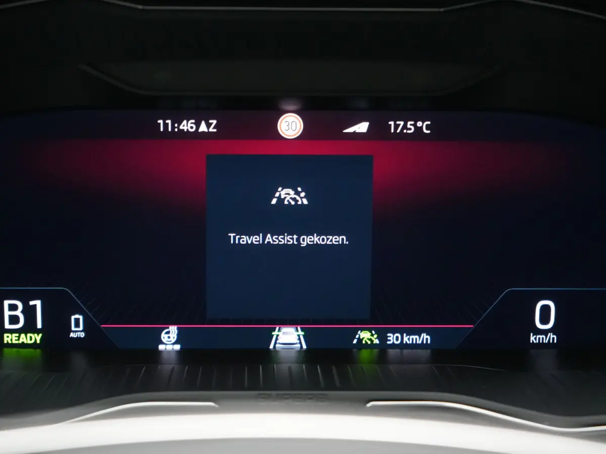 1.4 TSI iV Sportline Business PHEV 218pk Dealer O.H. | Trekhaak Af Fabriek | Panodak | Adaptive Cruise | 360 Camera | Alcantara Sportstoelen Memory & Verwarmd | Stuur Verwarmd | Blis | Keyle