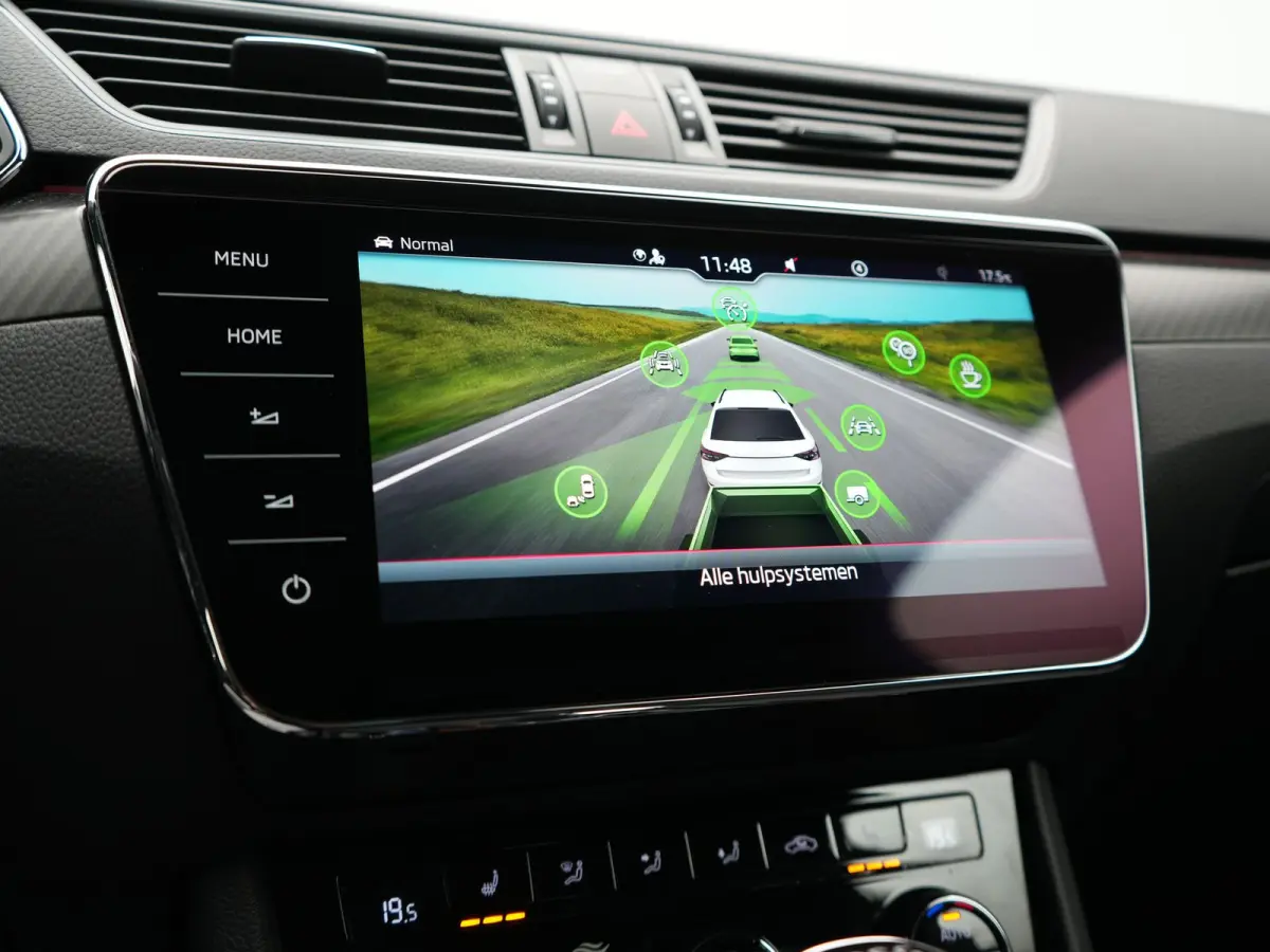 1.4 TSI iV Sportline Business PHEV 218pk Dealer O.H. | Trekhaak Af Fabriek | Panodak | Adaptive Cruise | 360 Camera | Alcantara Sportstoelen Memory & Verwarmd | Stuur Verwarmd | Blis | Keyle