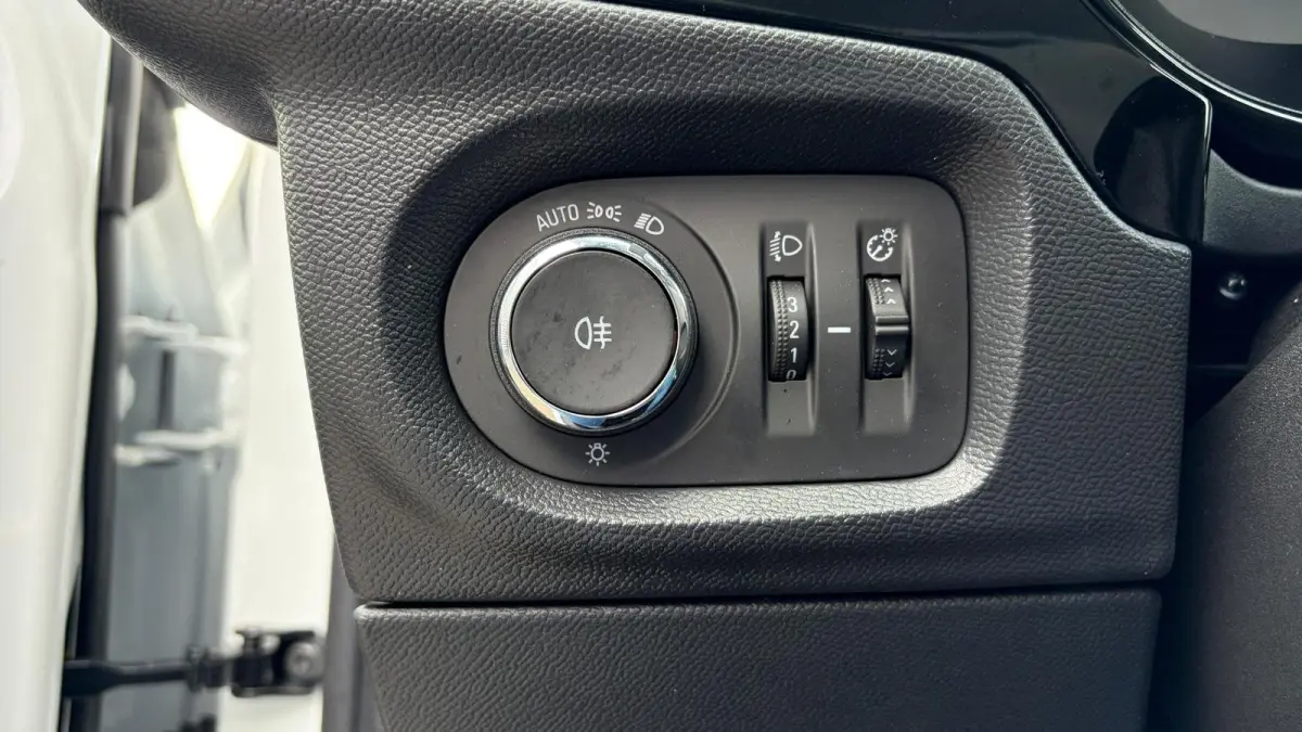 Electric Corsa-e 50KWH 136PK BUSINESS EDITION SOH 100% / NAVI / CLIMA / LED / PDC / CAMERA / KEYLESS / BLUETOOTH / CRUISECONTROL !!