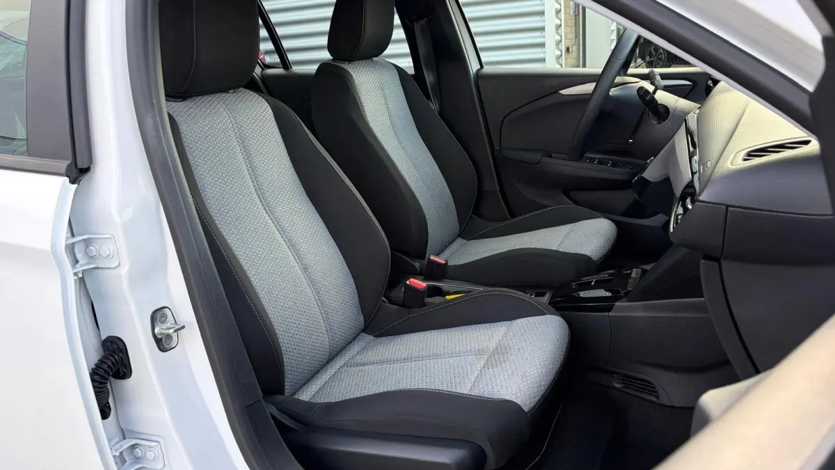 Electric Corsa-e 50KWH 136PK BUSINESS EDITION SOH 100% / NAVI / CLIMA / LED / PDC / CAMERA / KEYLESS / BLUETOOTH / CRUISECONTROL !!