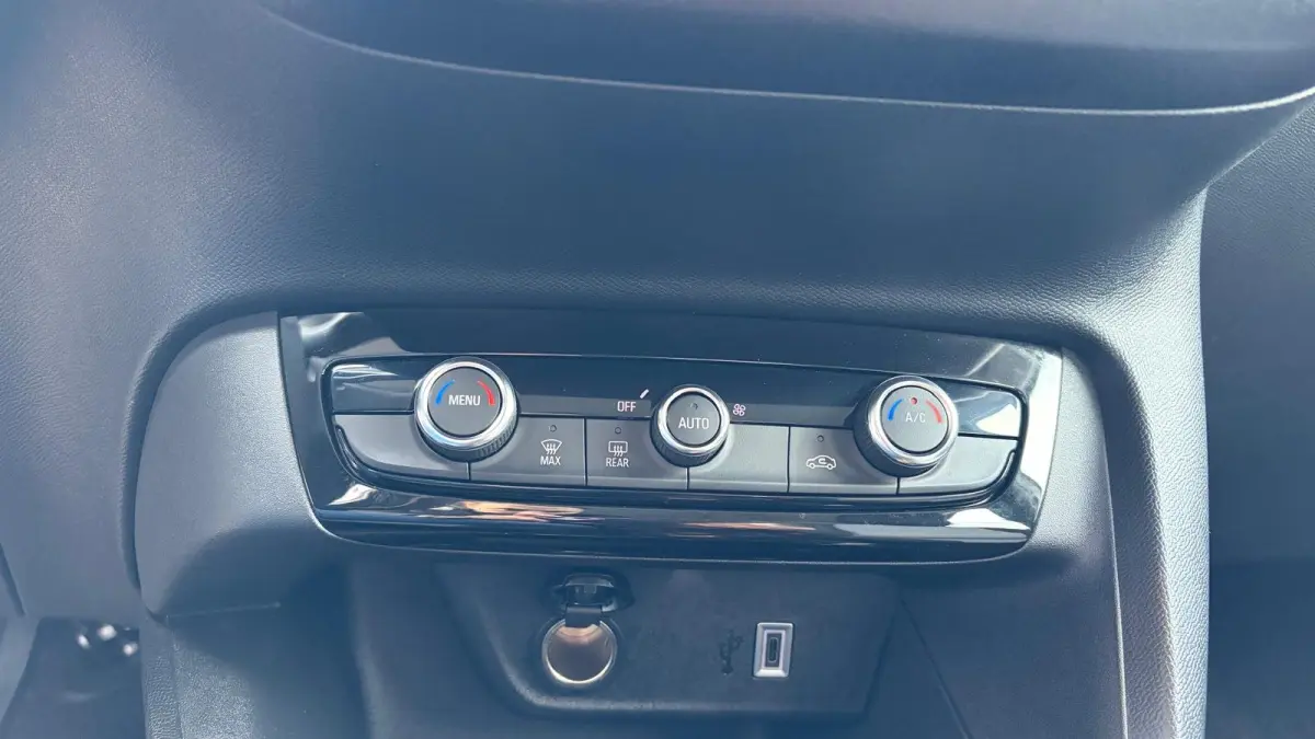 Electric Corsa-e 50KWH 136PK BUSINESS EDITION SOH 100% / NAVI / CLIMA / LED / PDC / CAMERA / KEYLESS / BLUETOOTH / CRUISECONTROL !!