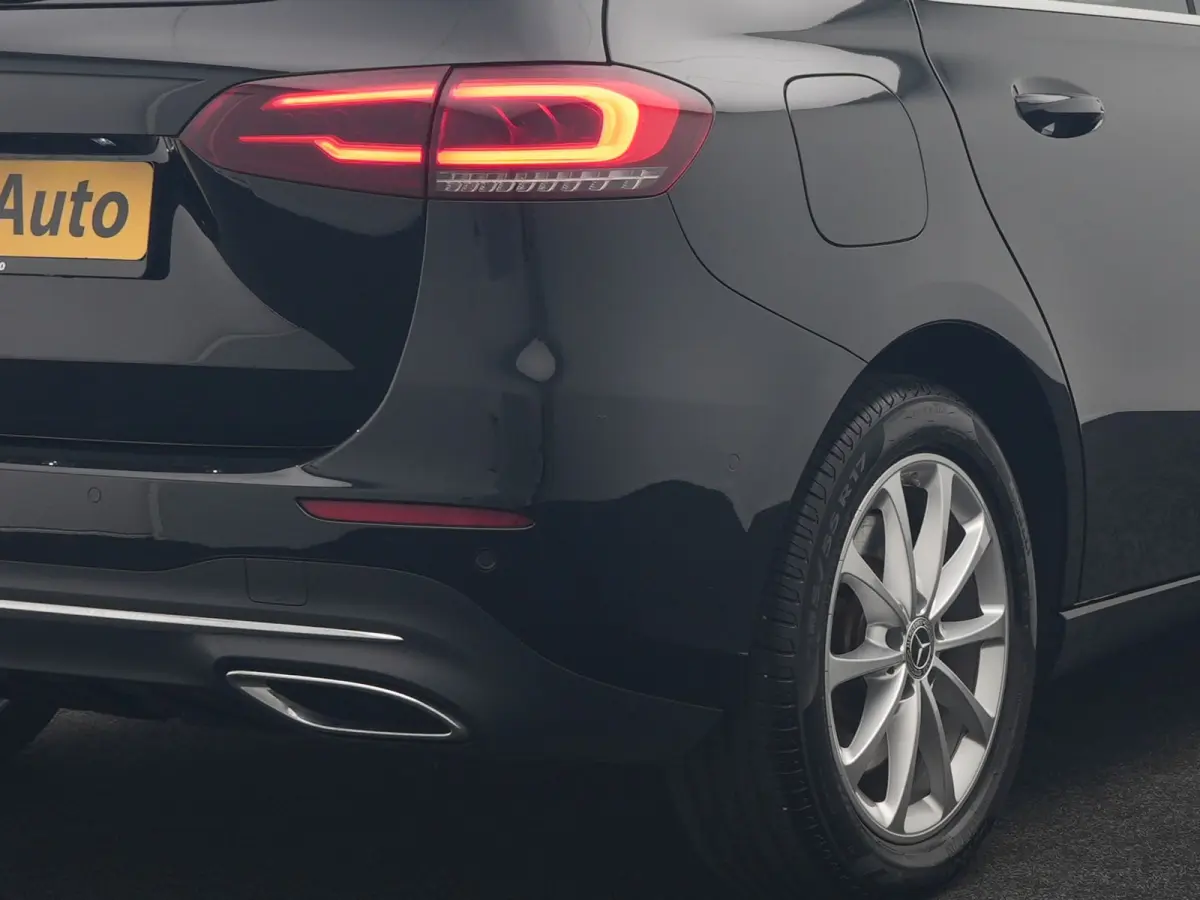 250 e Advantage PHEV 218pk Dealer O.H. | Trekhaak Af Fabriek | Adaptive Cruise | Head Up | Burmester Audio | Camera | Lederen Sportstoelen Memory & Verwarmd | BLIS | Apple Carplay | Widescre