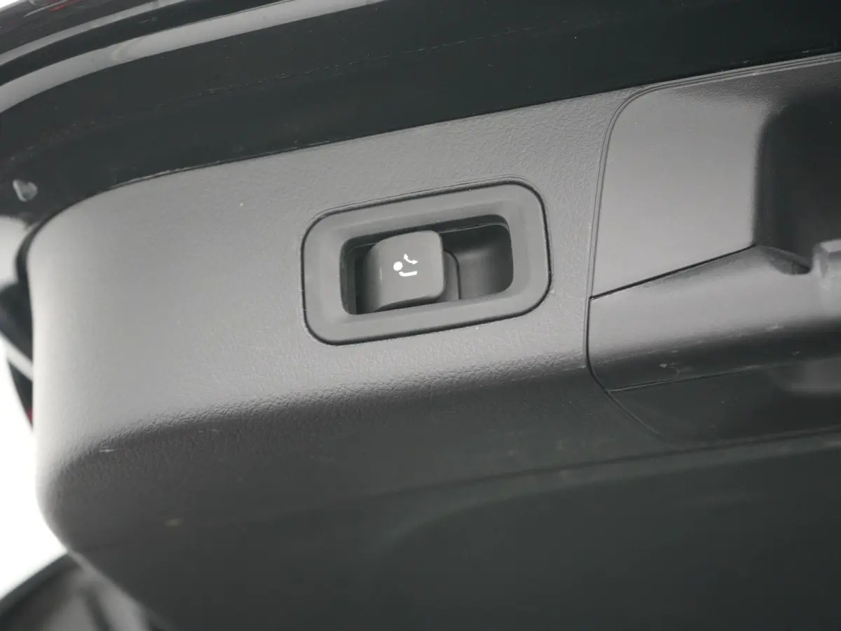250 e Advantage PHEV 218pk Dealer O.H. | Trekhaak Af Fabriek | Adaptive Cruise | Head Up | Burmester Audio | Camera | Lederen Sportstoelen Memory & Verwarmd | BLIS | Apple Carplay | Widescre