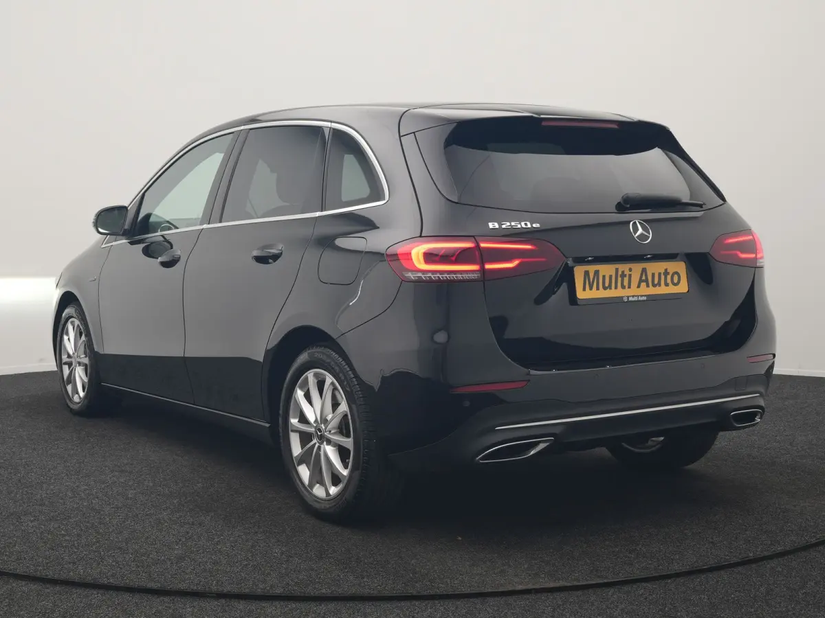 250 e Advantage PHEV 218pk Dealer O.H. | Trekhaak Af Fabriek | Adaptive Cruise | Head Up | Burmester Audio | Camera | Lederen Sportstoelen Memory & Verwarmd | BLIS | Apple Carplay | Widescre