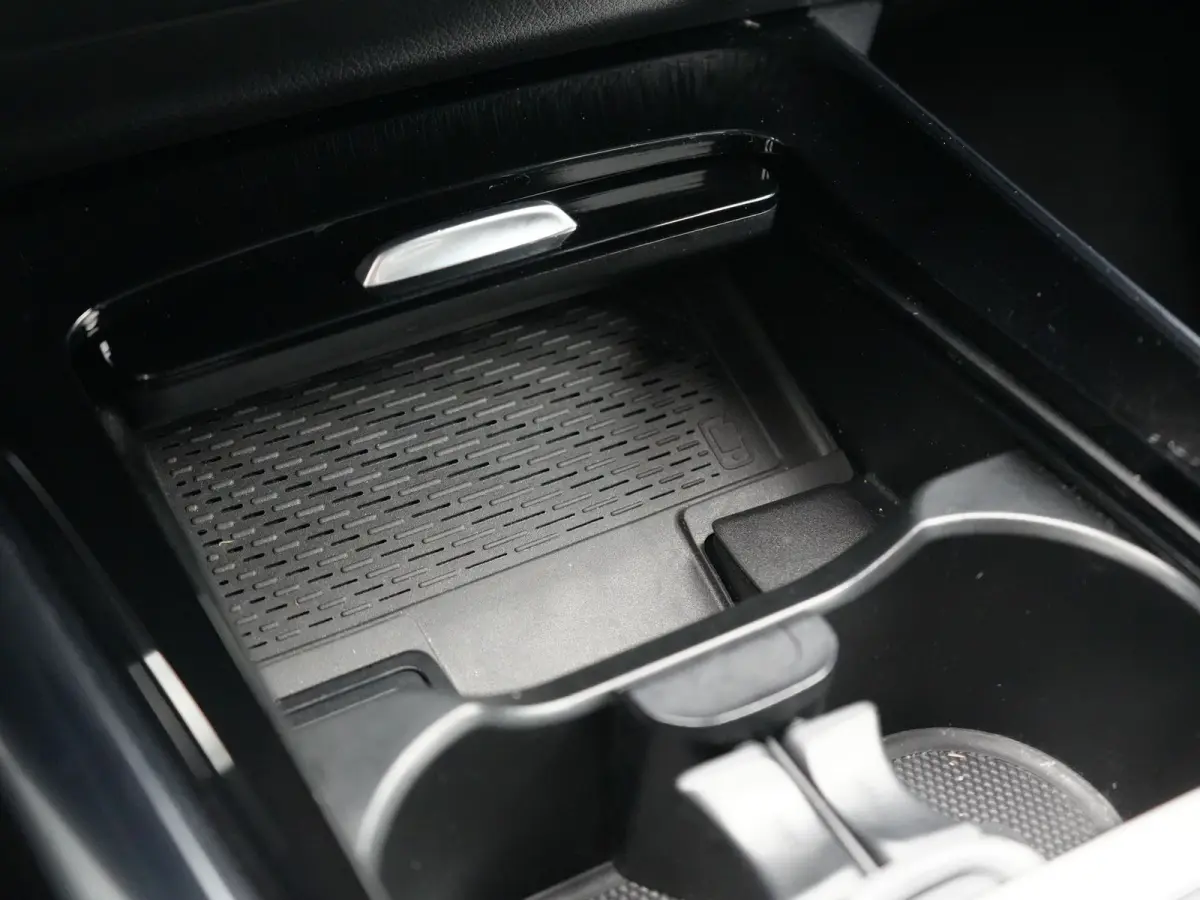 250 e Advantage PHEV 218pk Dealer O.H. | Trekhaak Af Fabriek | Adaptive Cruise | Head Up | Burmester Audio | Camera | Lederen Sportstoelen Memory & Verwarmd | BLIS | Apple Carplay | Widescre