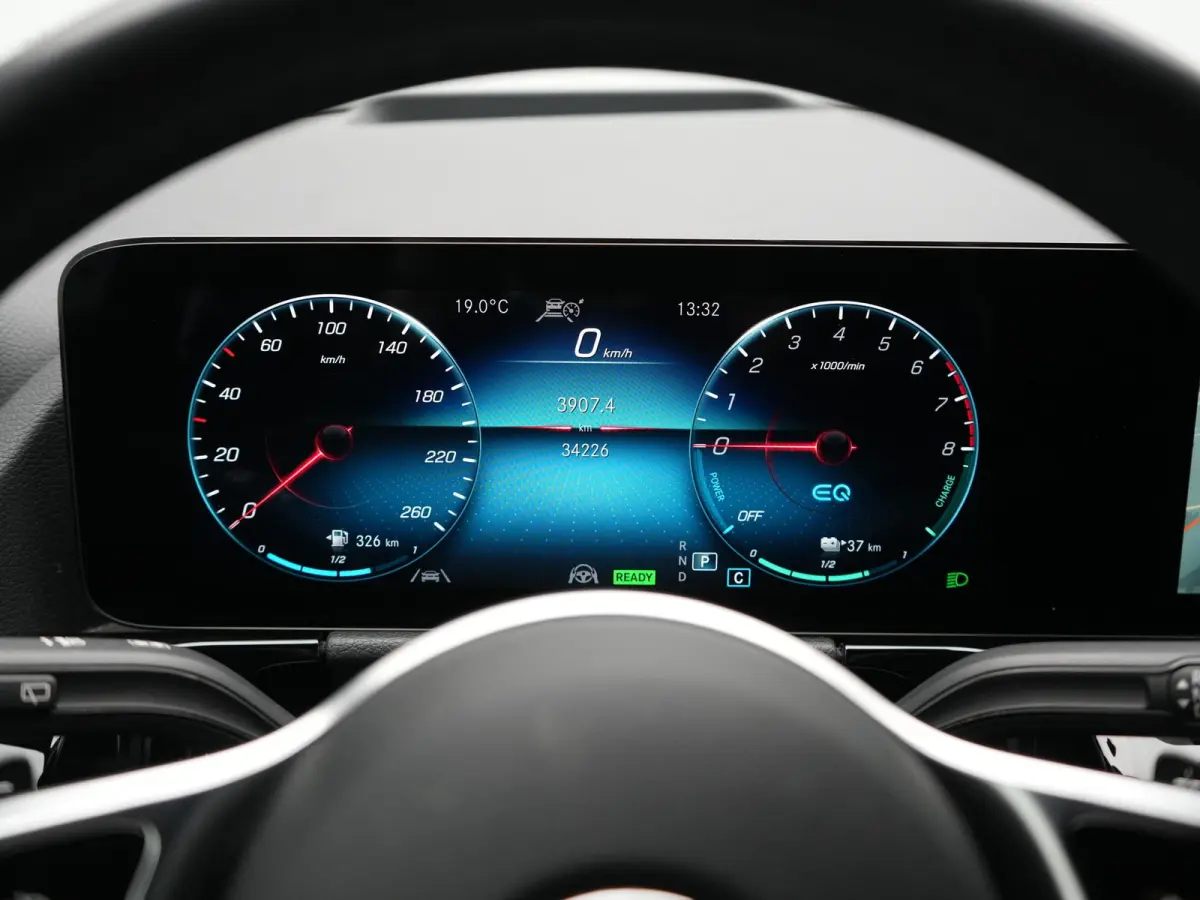 250 e Advantage PHEV 218pk Dealer O.H. | Trekhaak Af Fabriek | Adaptive Cruise | Head Up | Burmester Audio | Camera | Lederen Sportstoelen Memory & Verwarmd | BLIS | Apple Carplay | Widescre