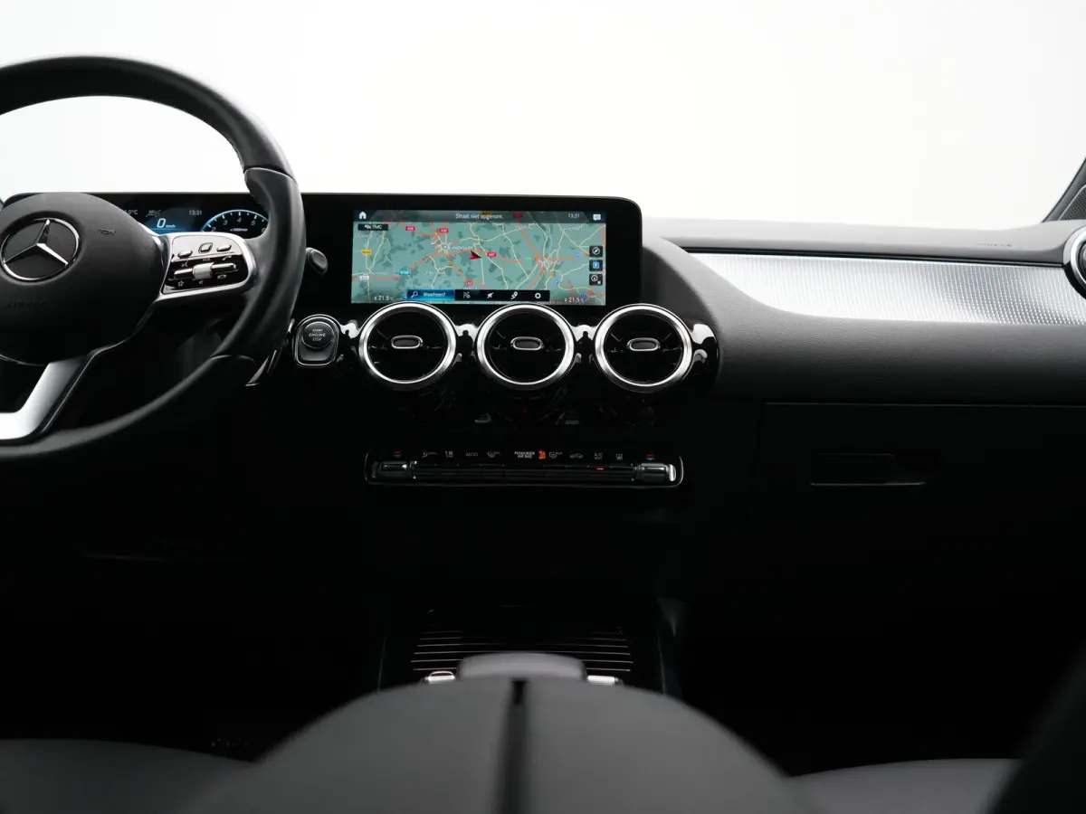 250 e Advantage PHEV 218pk Dealer O.H. | Trekhaak Af Fabriek | Adaptive Cruise | Head Up | Burmester Audio | Camera | Lederen Sportstoelen Memory & Verwarmd | BLIS | Apple Carplay | Widescre