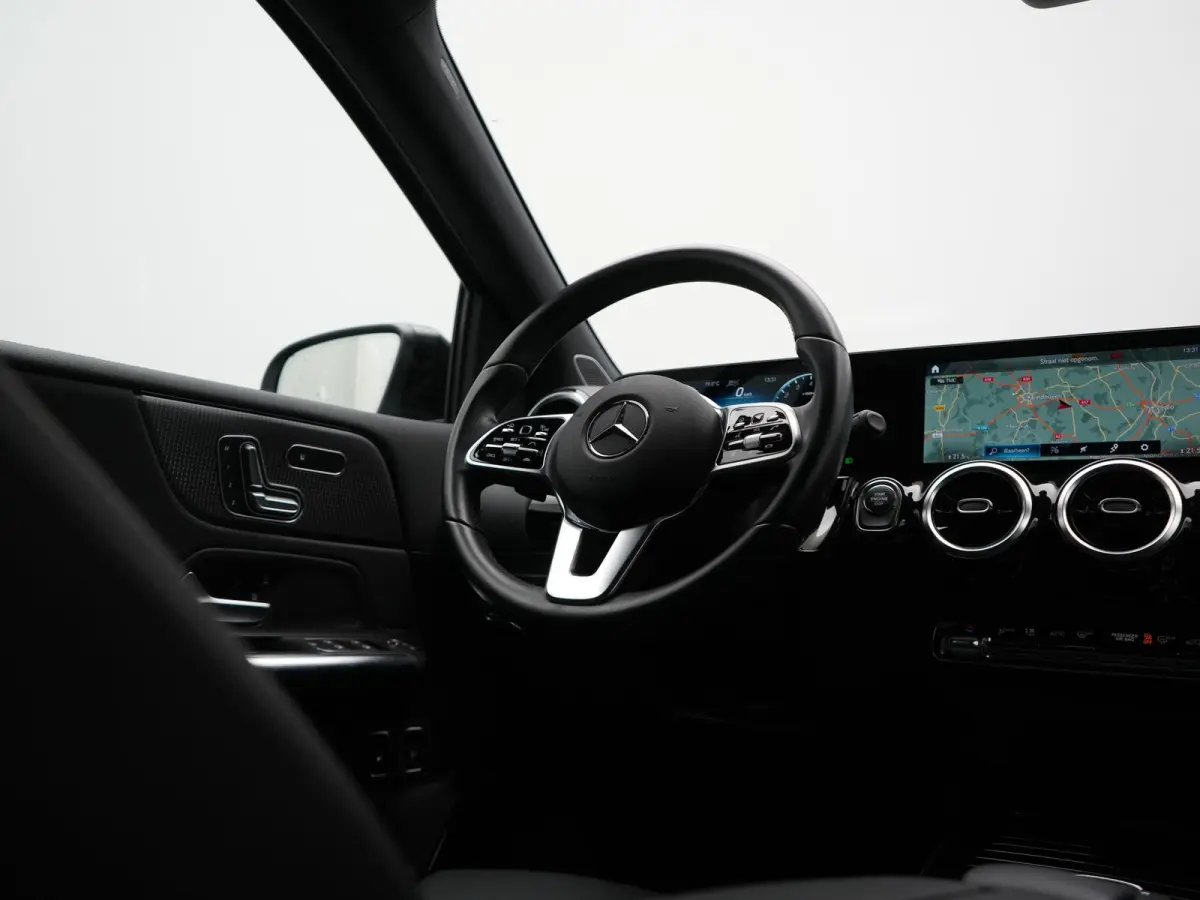 250 e Advantage PHEV 218pk Dealer O.H. | Trekhaak Af Fabriek | Adaptive Cruise | Head Up | Burmester Audio | Camera | Lederen Sportstoelen Memory & Verwarmd | BLIS | Apple Carplay | Widescre