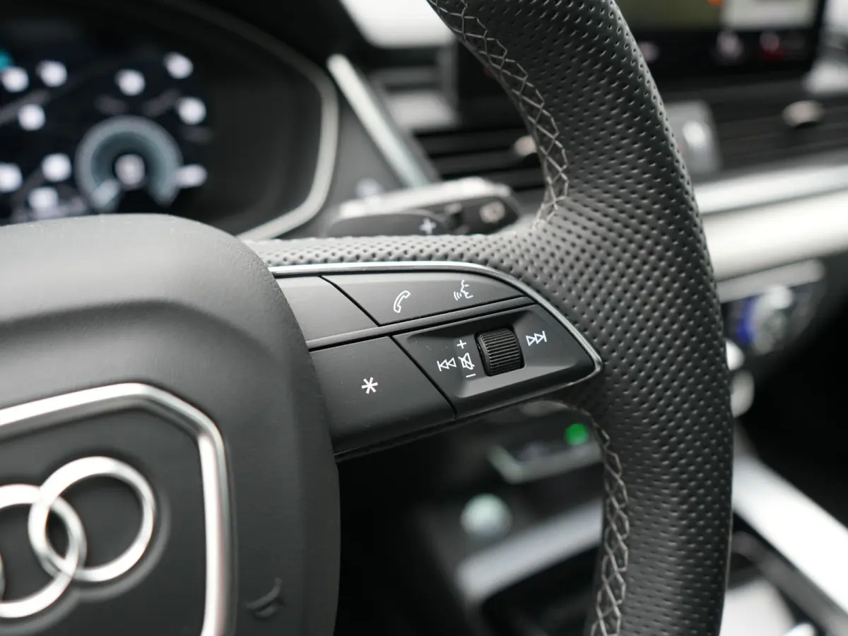 50 TFSI e 2x S Line PHEV 300pk Dealer O.H. | Panodak | 360 Camera | Head Up | Lederen Sportstoelen Verwarmd | Keyless | Apple Carplay | Cruise Control | Virtual Cockpit | Navigatie | DAB | 1